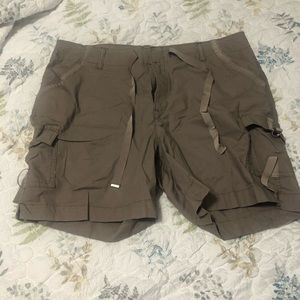 NWOT- olive green shorts